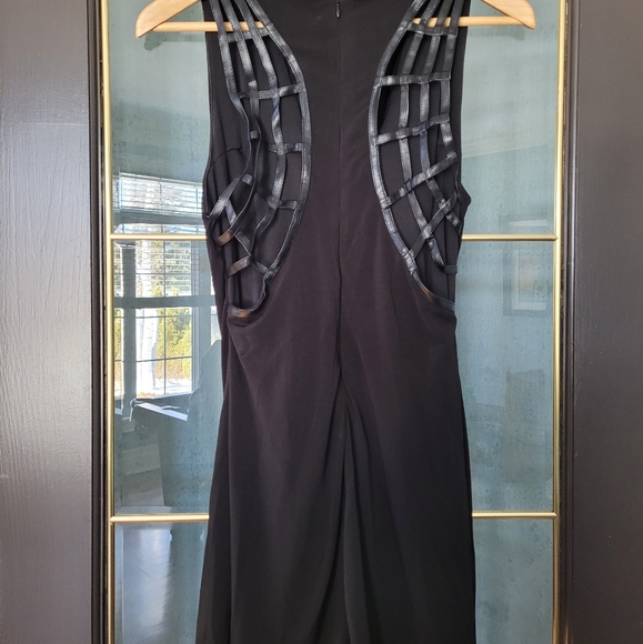 Black dress - Picture 2 of 4